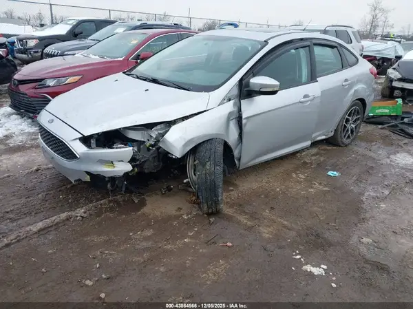 1FADP3H27HL257323 2017 FORD FOCUS - Image 2