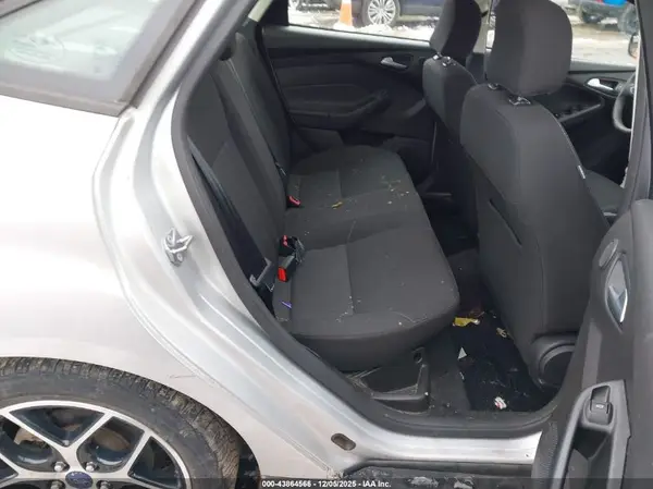 1FADP3H27HL257323 2017 FORD FOCUS - Image 8