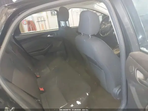 1FADP3H27HL282738 2017 FORD FOCUS - Image 8