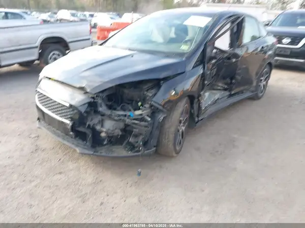 1FADP3H27HL289592 2017 FORD FOCUS - Image 2