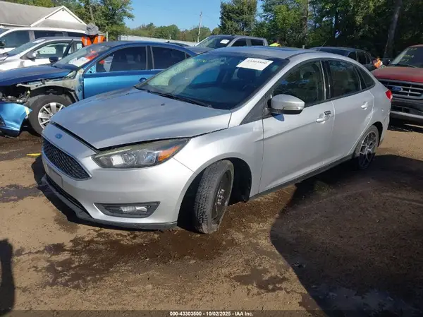 1FADP3H27HL305726 2017 FORD FOCUS - Image 2