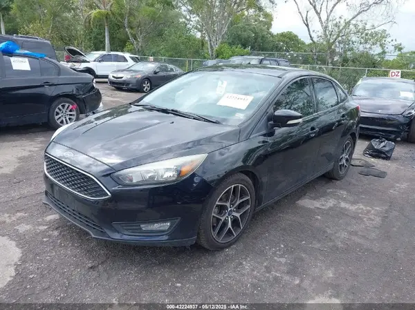 1FADP3H27HL318556 2017 FORD FOCUS - Image 2