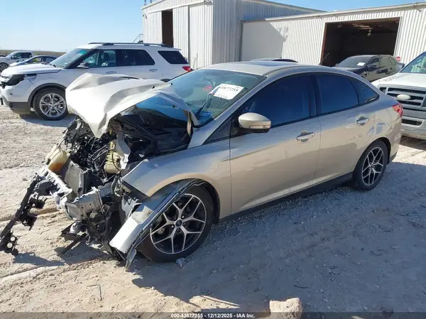 1FADP3H27HL328746 2017 FORD FOCUS - Image 2