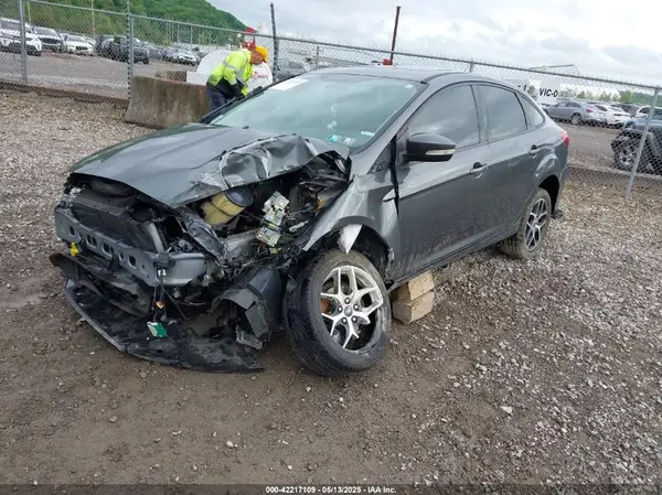 1FADP3H27JL209925 2018 FORD FOCUS - Image 2