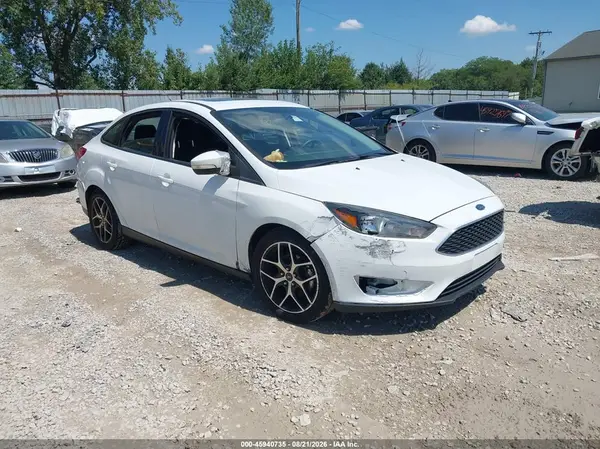 1FADP3H27JL215899 2018 FORD FOCUS - Image 1
