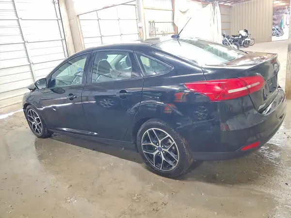 1FADP3H27JL258199 2018 FORD FOCUS - Image 2