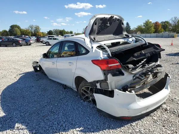 1FADP3H27JL292112 2018 FORD FOCUS - Image 2