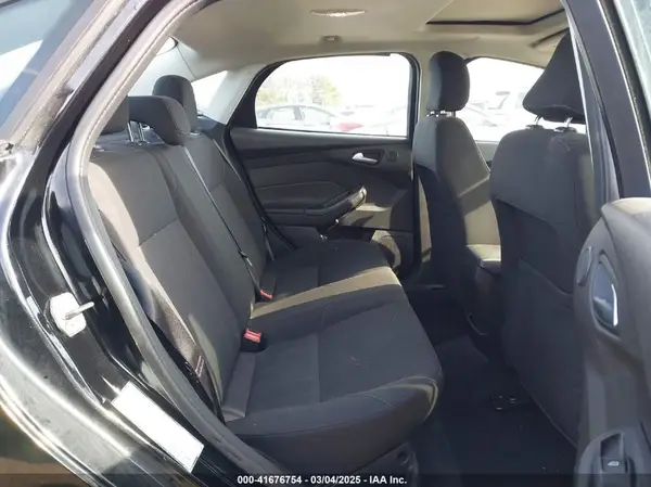 1FADP3H28HL272199 2017 FORD FOCUS - Image 8