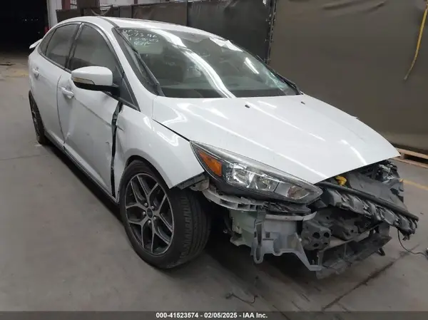 1FADP3H28HL287396 2017 FORD FOCUS - Image 1