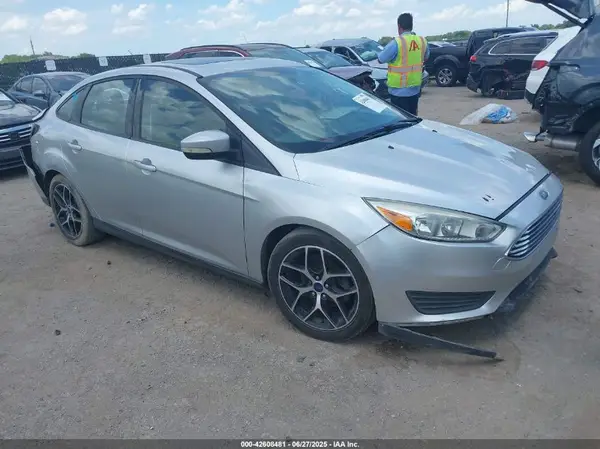 1FADP3H28JL202708 2018 FORD FOCUS - Image 1