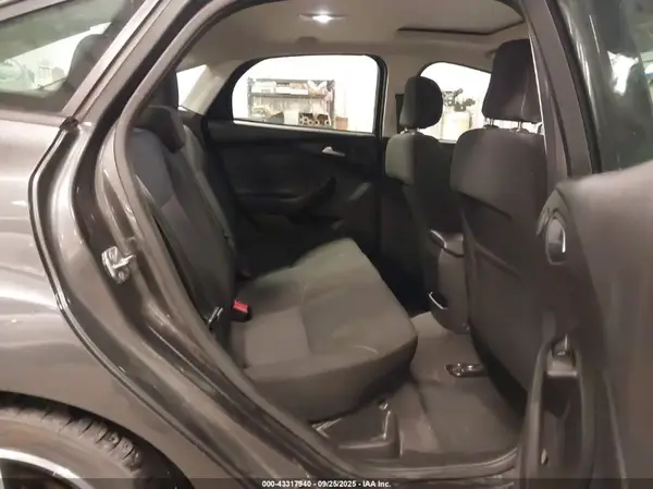 1FADP3H28JL229911 2018 FORD FOCUS - Image 8