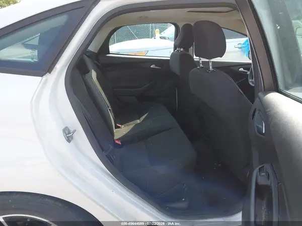 1FADP3H28JL242979 2018 FORD FOCUS - Image 8