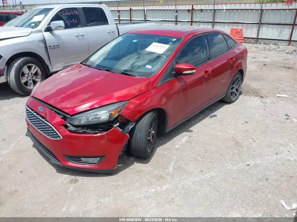 1FADP3H28JL302260 2018 FORD FOCUS - Image 2