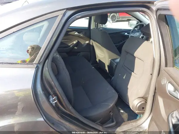 1FADP3H29HL252656 2017 FORD FOCUS - Image 8