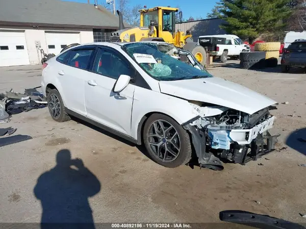 1FADP3H29JL298073 2018 FORD FOCUS - Image 1
