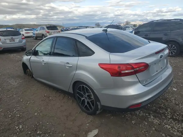 1FADP3H2XHL230424 2017 FORD FOCUS - Image 2