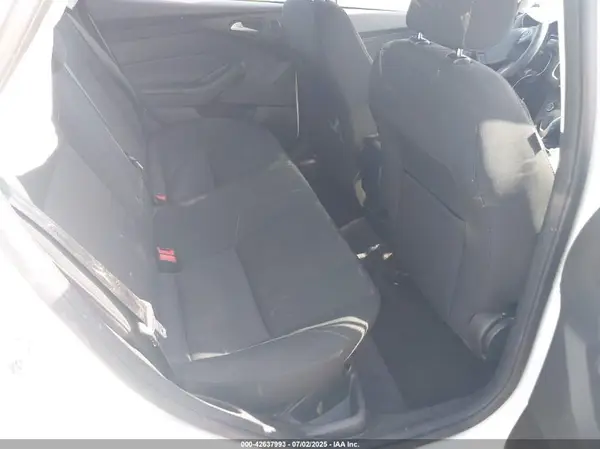 1FADP3H2XJL240229 2018 FORD FOCUS - Image 8