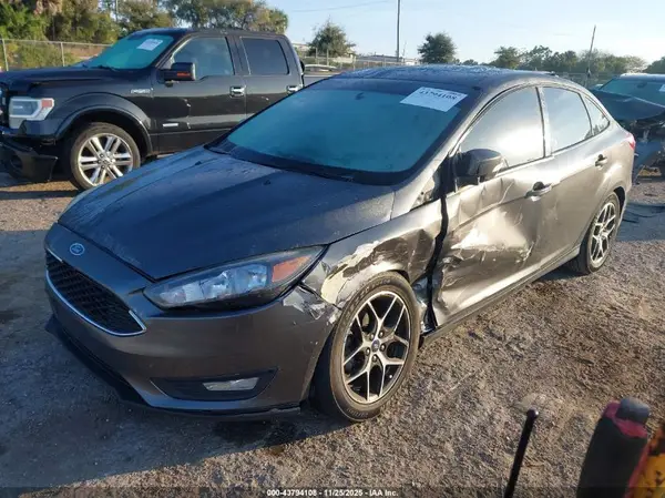 1FADP3H2XJL308500 2018 FORD FOCUS - Image 2
