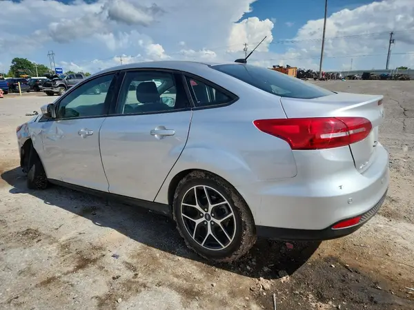 1FADP3H2XJL311901 2018 FORD FOCUS - Image 2