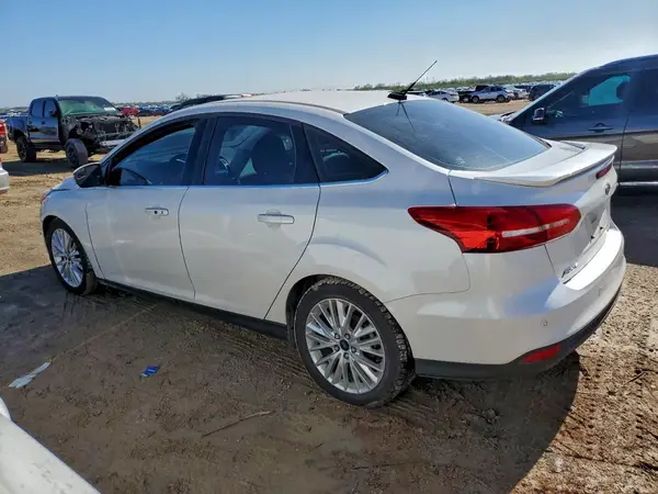 1FADP3J20HL284065 2017 FORD FOCUS - Image 2