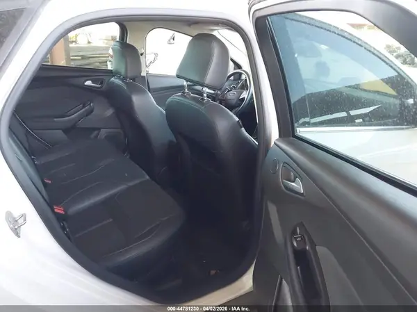 1FADP3J21GL225671 2016 FORD FOCUS - Image 8