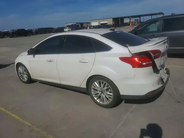 1FADP3J21GL336432 2016 FORD FOCUS - Image 2