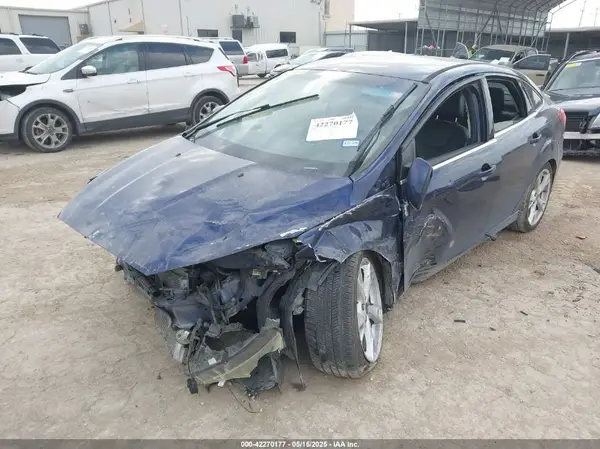 1FADP3J21GL404602 2016 FORD FOCUS - Image 2