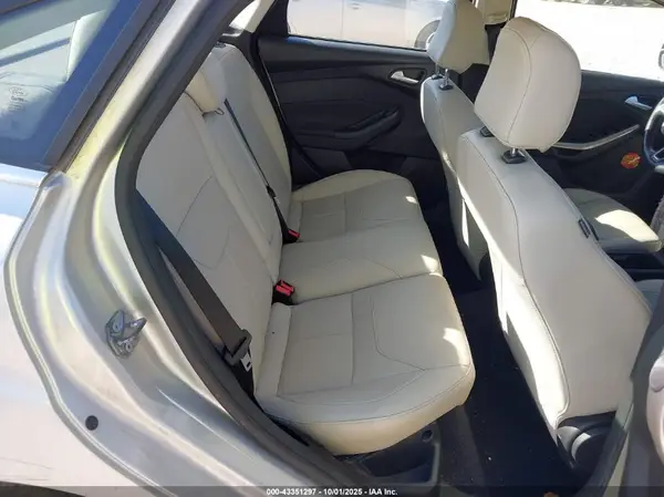 1FADP3J21HL279912 2017 FORD FOCUS - Image 8