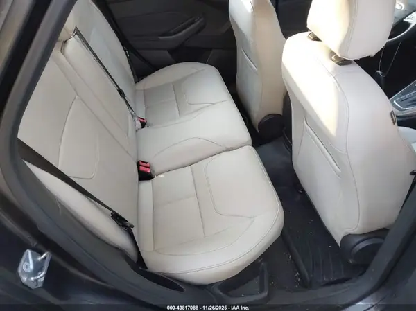 1FADP3J21HL287976 2017 FORD FOCUS - Image 8