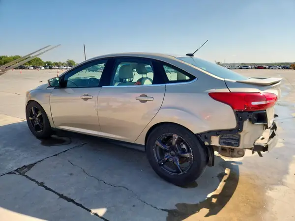 1FADP3J21JL236239 2018 FORD FOCUS - Image 2