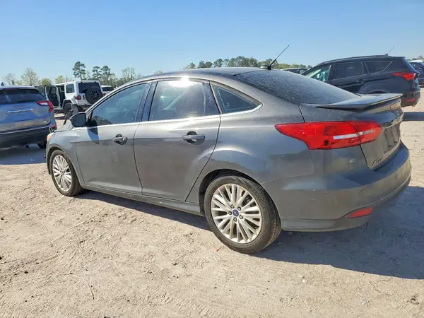 1FADP3J21JL247371 2018 FORD FOCUS - Image 2