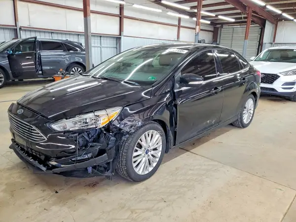 1FADP3J21JL295985 2018 FORD FOCUS - Image 1