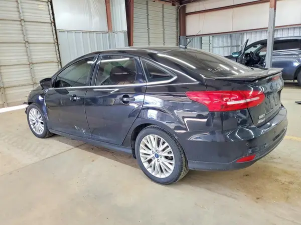1FADP3J21JL295985 2018 FORD FOCUS - Image 2