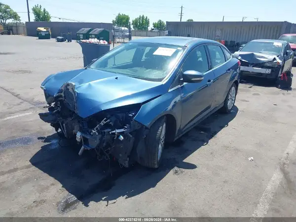 1FADP3J21JL323767 2018 FORD FOCUS - Image 2
