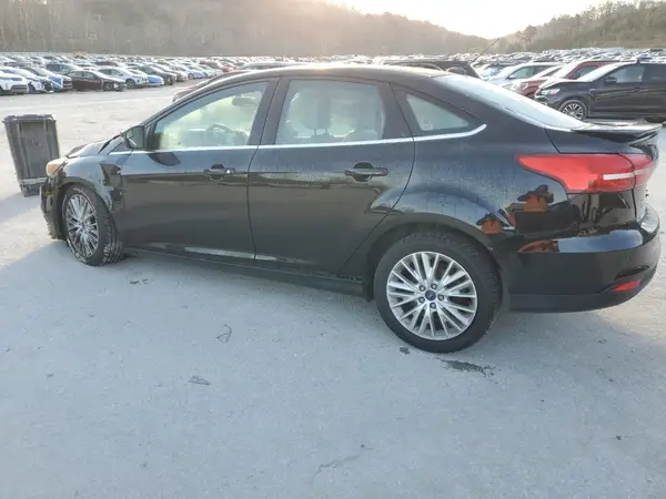 1FADP3J21JL323929 2018 FORD FOCUS - Image 2