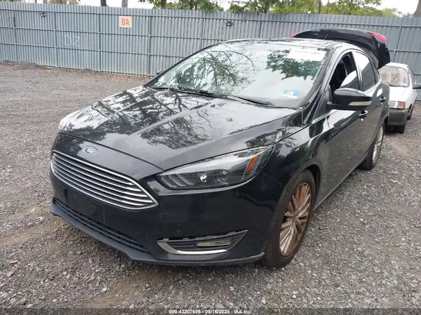 1FADP3J21JL323946 2018 FORD FOCUS - Image 2