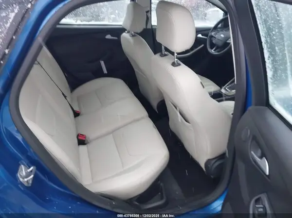 1FADP3J21JL325941 2018 FORD FOCUS - Image 8
