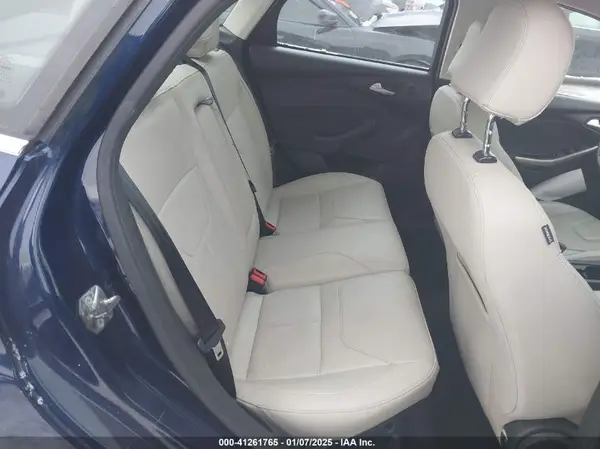 1FADP3J22HL264688 2017 FORD FOCUS - Image 8