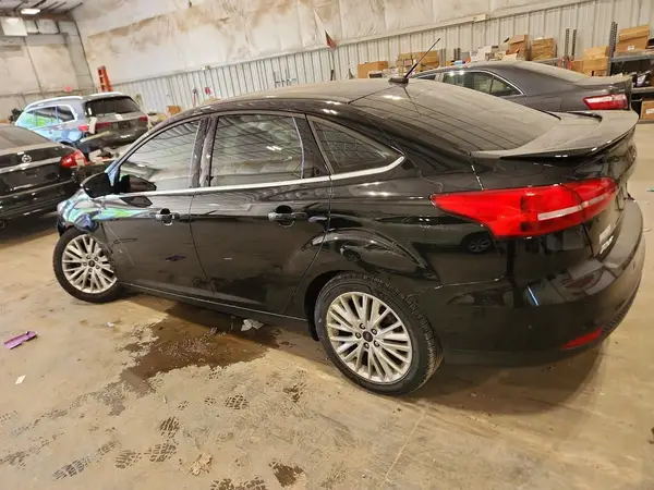 1FADP3J22HL280230 2018 FORD FOCUS - Image 2