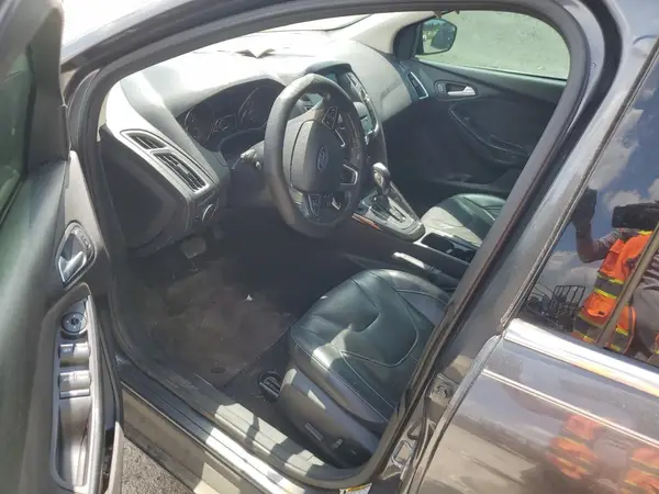 1FADP3J22HL298100 2017 FORD FOCUS - Image 8