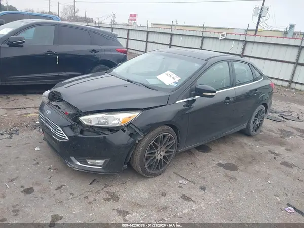 1FADP3J22JL233141 2018 FORD FOCUS - Image 2