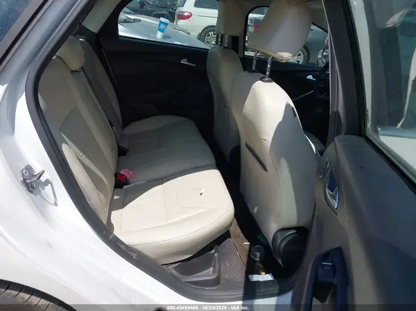 1FADP3J22JL253079 2018 FORD FOCUS - Image 8