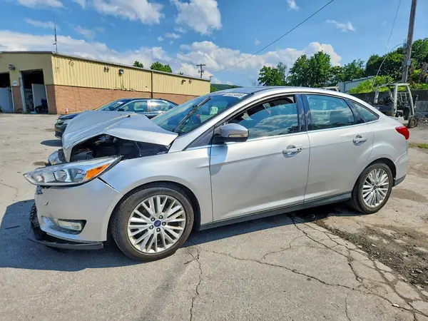 1FADP3J22JL283960 2018 FORD FOCUS - Image 1