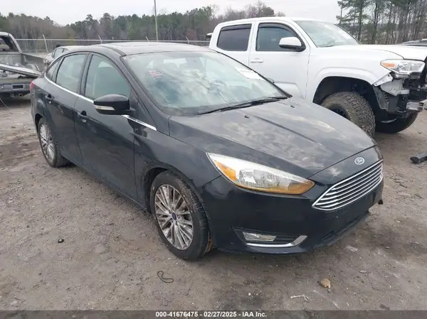 1FADP3J22JL323583 2018 FORD FOCUS - Image 1