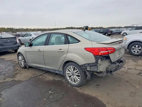 1FADP3J23GL261233 2016 FORD FOCUS - Image 2