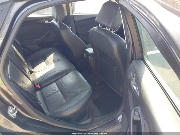 1FADP3J23HL227410 2017 FORD FOCUS - Image 8