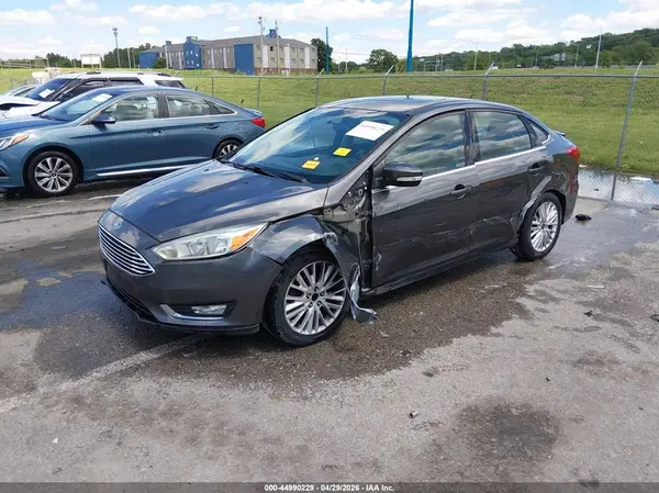 1FADP3J23HL260519 2017 FORD FOCUS - Image 2