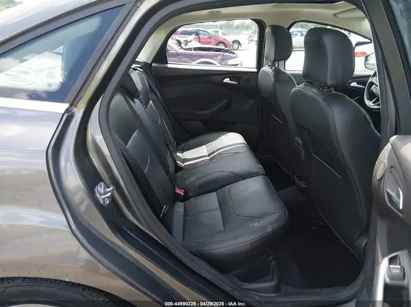 1FADP3J23HL260519 2017 FORD FOCUS - Image 8