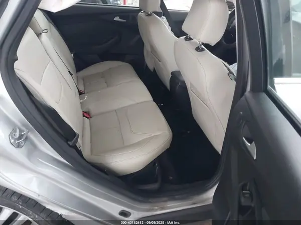 1FADP3J23HL291611 2017 FORD FOCUS - Image 8