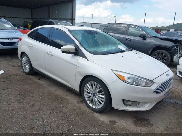 1FADP3J23JL271834 2018 FORD FOCUS - Image 1